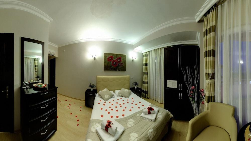 Marine House Boutique Hotel Адалар Экстерьер фото