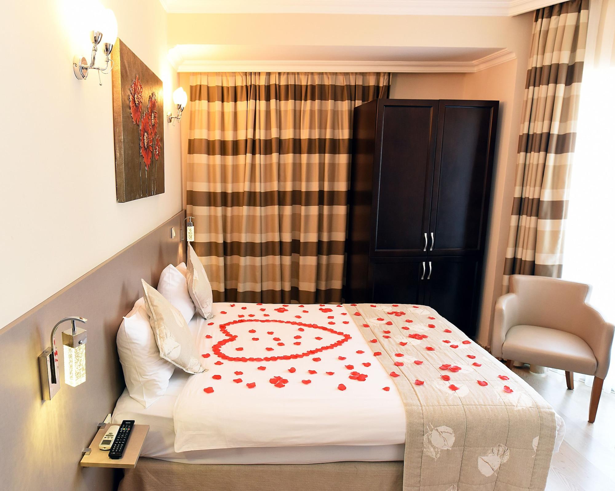Marine House Boutique Hotel Адалар Экстерьер фото